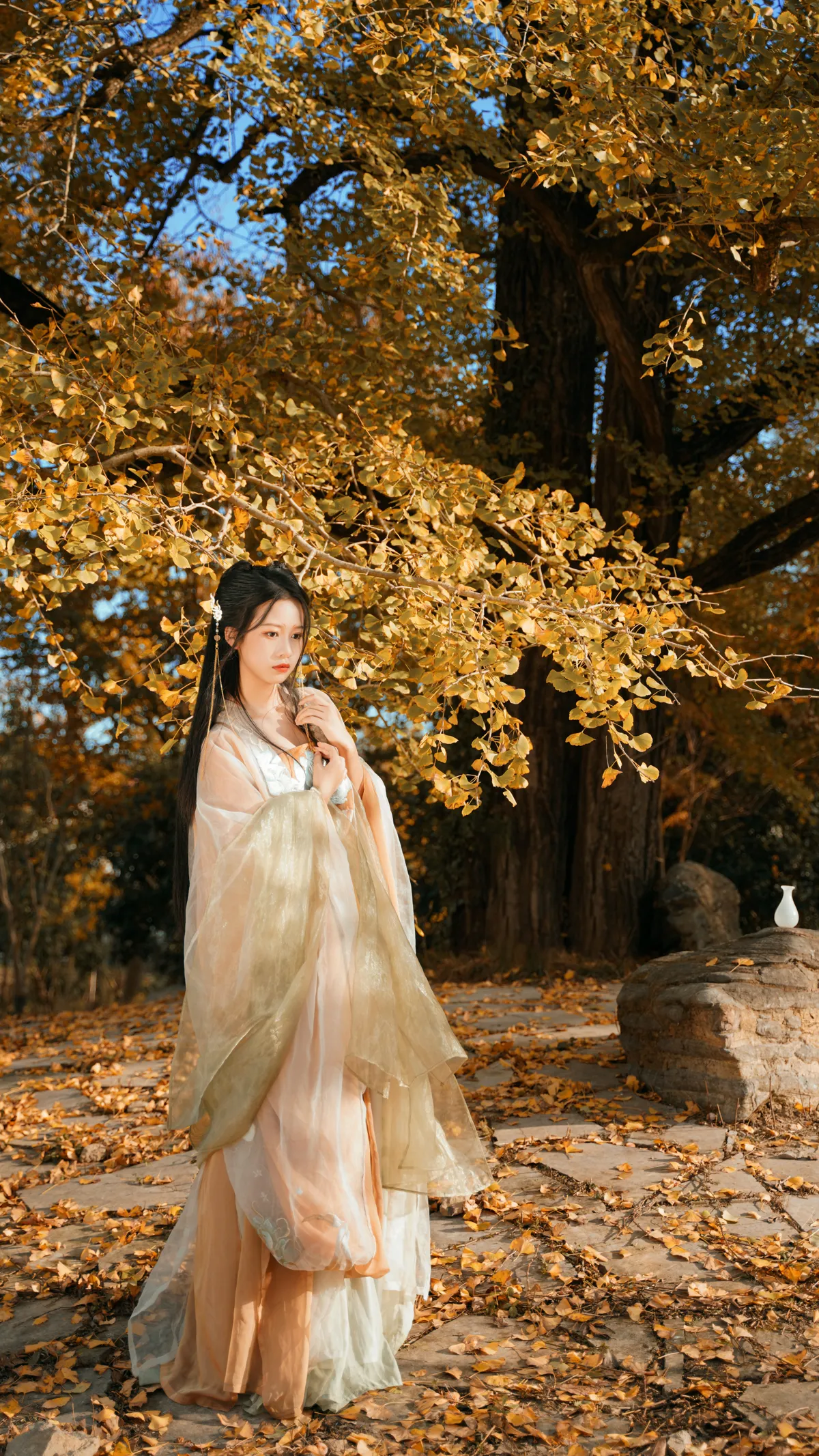 [YITUYU] 2022.12.12 Vol.2664 – Under the Ginkgo Tree Wangwang Xiaoxiaoshu#[39P]-20